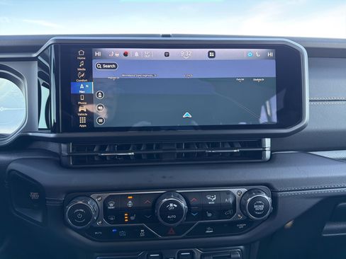 Used 2024 Jeep Wrangler Sahara w/ Technology Group image 5