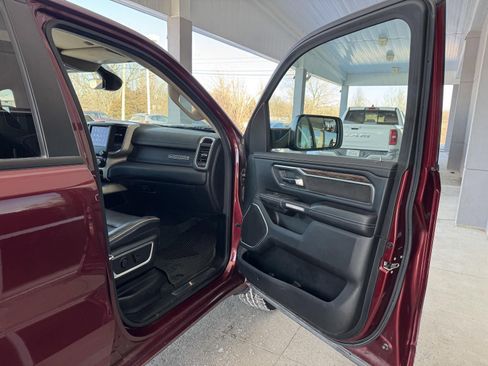 Used 2019 RAM 1500 Laramie image 29