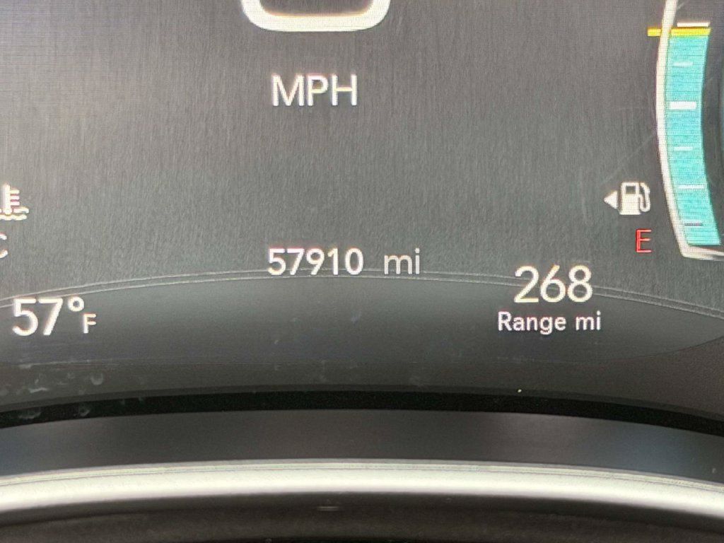 Used 2024 Chrysler Pacifica Touring-L FWD image 29
