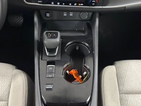 Used 2025 Nissan Rogue SV image 17