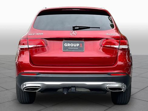 Used 2017 Mercedes-Benz GLC 300 4MATIC image 4