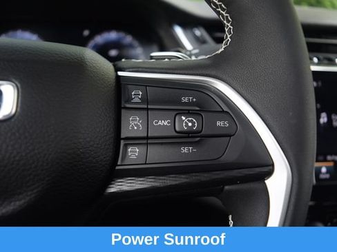 Used 2024 Jeep Grand Cherokee Altitude AWD/4WD image 5
