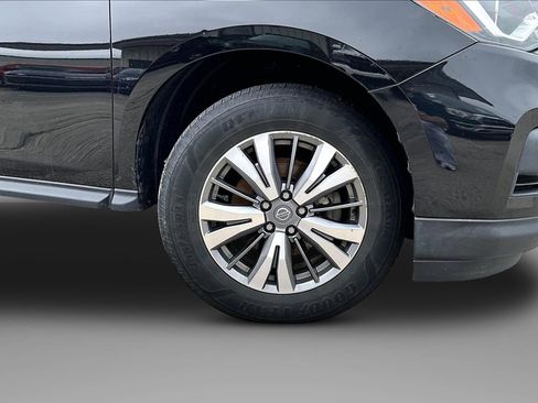 Used 2020 Nissan Pathfinder SV FWD image 3