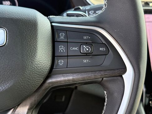 New 2025 Jeep Grand Cherokee L Limited w/ Luxury Tech Group II image 21