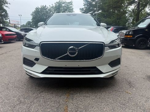 Used 2021 Volvo XC60 T5 Momentum w/ Premium Package AWD/4WD image 2