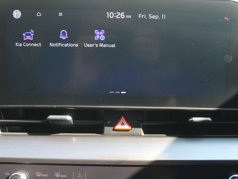 Certified 2024 Kia Sportage EX FWD image 41