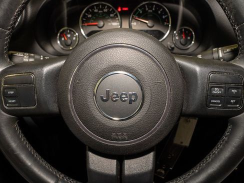 Used 2013 Jeep Wrangler Sahara image 17