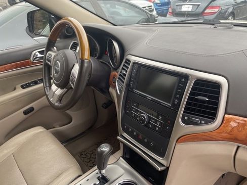 Used 2011 Jeep Grand Cherokee Overland image 20