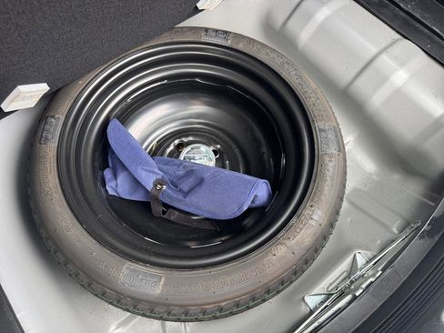 Used 2010 Honda Fit image 24