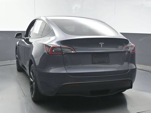Used 2023 Tesla Model Y Long Range AWD/4WD image 6