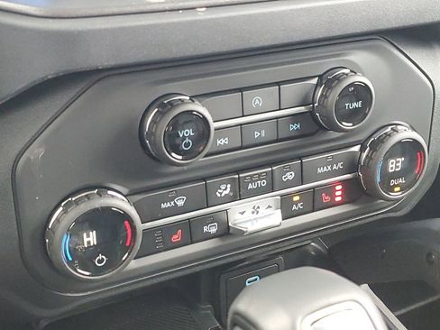 New 2025 Ford Bronco Big Bend w/ Black Diamond Package image 17