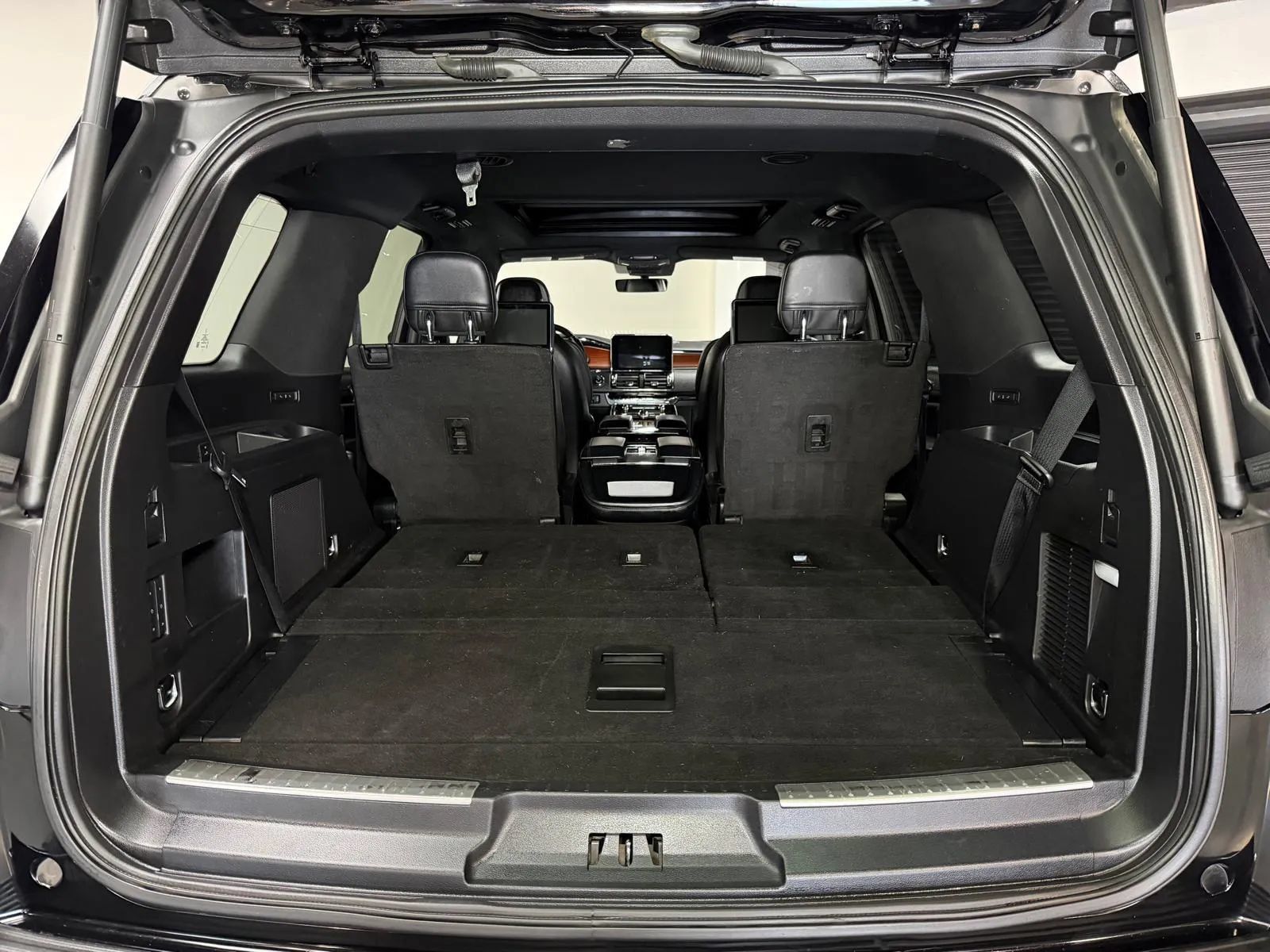 Used 2018 Lincoln Navigator Reserve w/ Technology Package AWD/4WD image 14