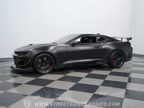 Used 2019 Chevrolet Camaro ZL1 RWD image 6