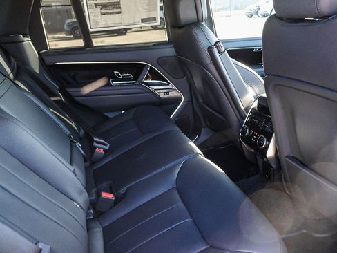 New 2026 Land Rover Range Rover SE image 20