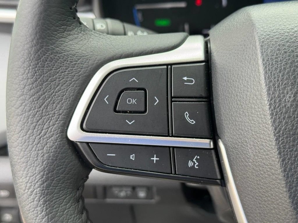 Used 2025 Toyota Sienna XLE FWD image 29