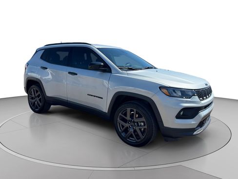 Used 2026 Jeep Compass Latitude AWD/4WD image 8