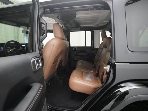 Used 2021 Jeep Wrangler Unlimited Sahara image 15