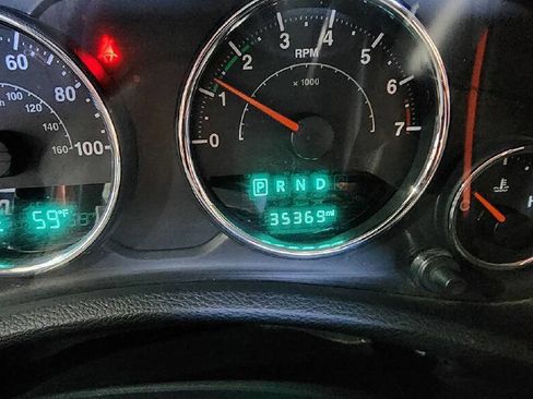 Used 2018 Jeep Wrangler Sport image 13