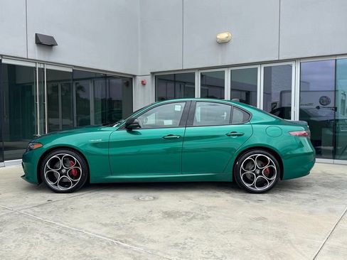 New 2026 Alfa Romeo Giulia w/ Driving Assist Package RWD image 3