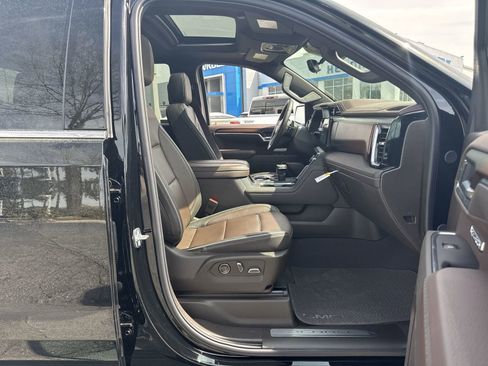 Used 2025 GMC Sierra 1500 Denali w/ Denali Reserve Package image 33