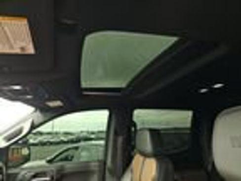 Used 2022 Chevrolet Silverado 1500 High Country w/ Technology Package AWD/4WD image 5