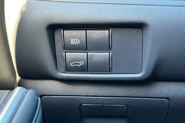 Used 2024 Toyota Highlander LE AWD/4WD image 31
