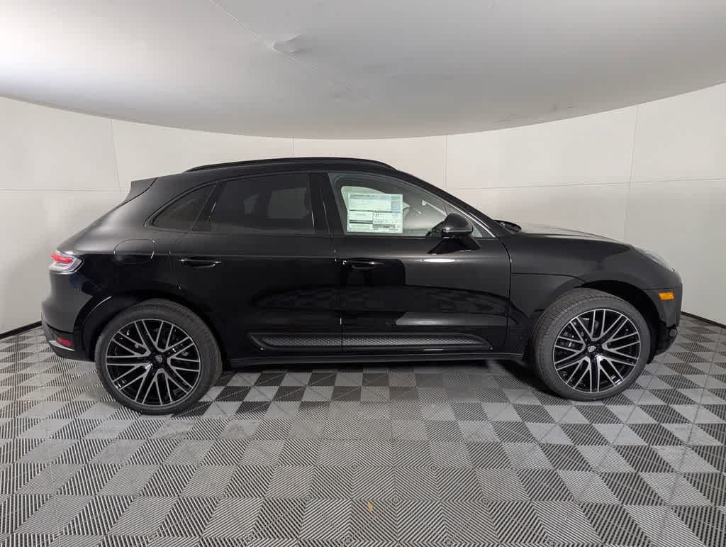Used 2026 Porsche Macan AWD/4WD image 9
