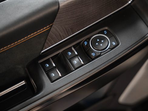 Used 2023 Ford F150 Platinum w/ FX4 Off-Road Package image 50