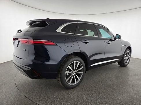 New 2026 Jaguar F-PACE R-Dynamic S image 2