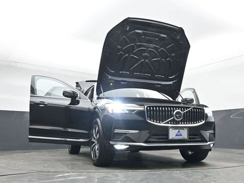 Used 2023 Volvo XC60 B5 Plus AWD/4WD image 54