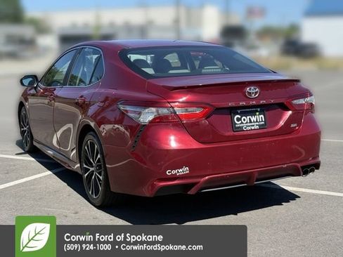 Used 2018 Toyota Camry SE w/ Moonroof Package FWD image 15