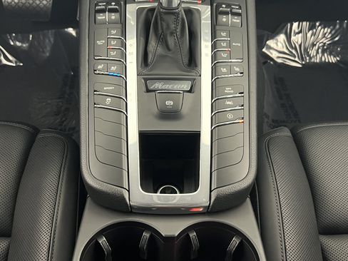 Certified 2018 Porsche Macan S AWD/4WD image 20