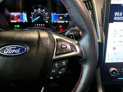 Used 2022 Ford Edge ST-Line w/ Class II Trailer Tow Package image 24