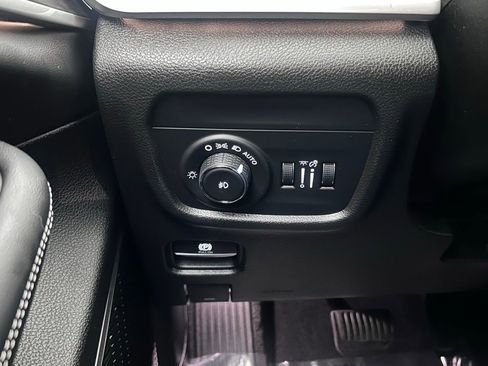 Certified 2021 Jeep Grand Cherokee L Limited AWD/4WD image 21