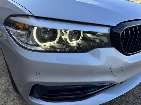 Used 2019 BMW 530i w/ Convenience Package image 9