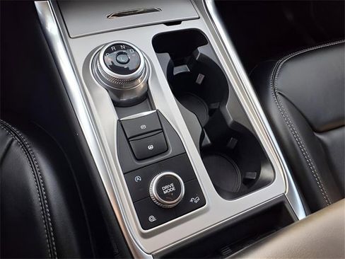 Used 2023 Ford Explorer XLT w/ Equipment Group 202A image 26