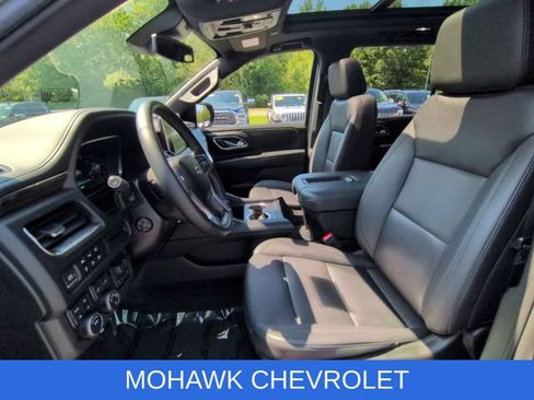 Used 2023 Chevrolet Suburban Z71 w/ Luxury Package AWD/4WD image 20