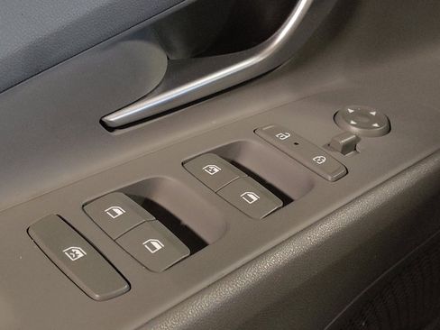 Used 2025 Hyundai Elantra SEL image 27