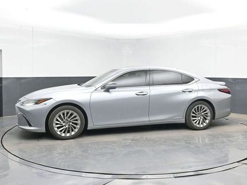 Used 2022 Lexus ES 300h Ultra Luxury w/ Accessory Package 2 FWD image 6