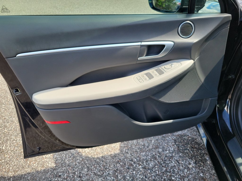 Used 2025 Hyundai Sonata SEL FWD image 12