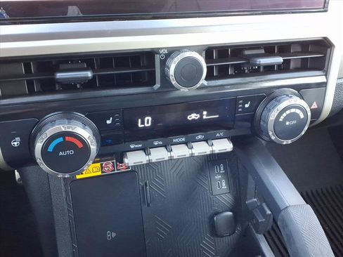 Used 2024 Toyota Tacoma TRD Sport image 25