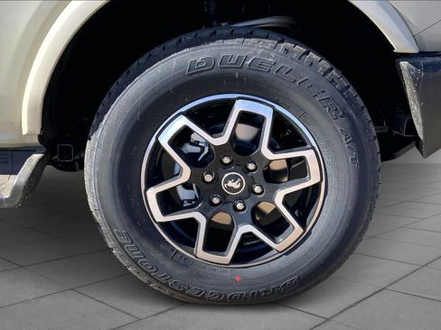 New 2026 Ford Bronco Outer Banks AWD/4WD image 11