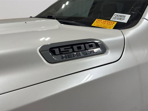 Used 2019 RAM 1500 Laramie AWD/4WD image 34