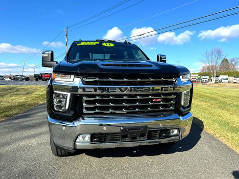 Used 2022 Chevrolet Silverado 3500 LTZ w/ LTZ Plus Package image 8