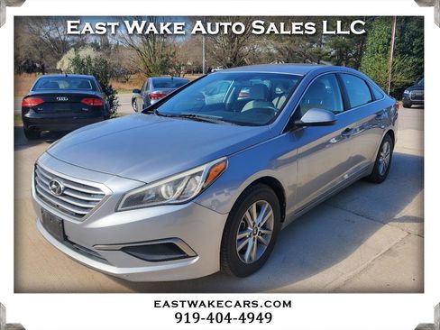 Used 2017 Hyundai Sonata SE image 1