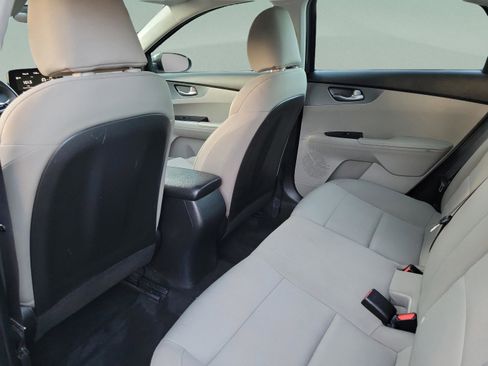 Used 2020 Kia Forte LXS FWD image 6