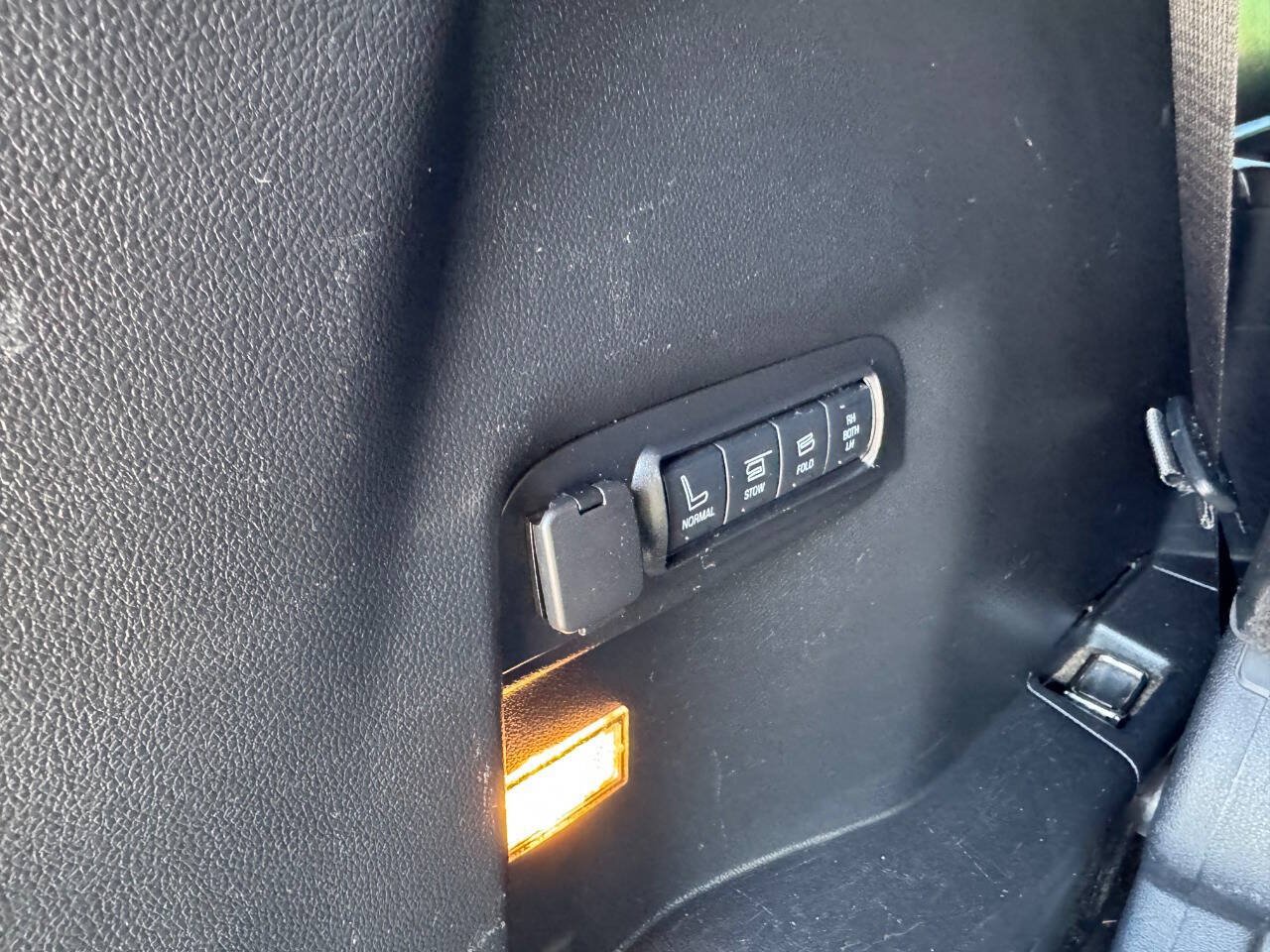 Used 2016 Ford Explorer Limited AWD/4WD image 39