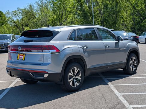 New 2026 Volkswagen Atlas Cross Sport SE AWD/4WD image 2