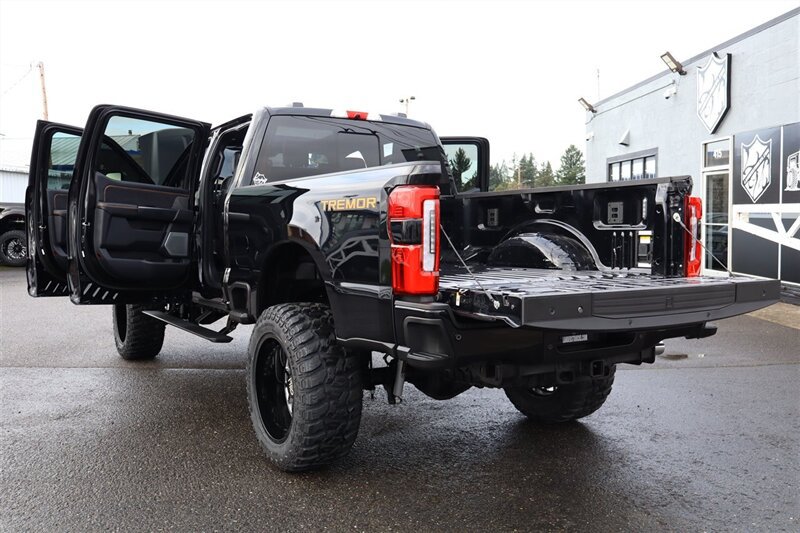 Used 2024 Ford F350 Platinum w/ Tremor Off-Road Package AWD/4WD image 32
