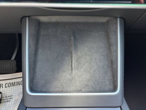Used 2026 Tesla Model Y 2WD image 27